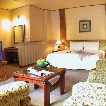 Park Motel Csiaji Kültér fotó